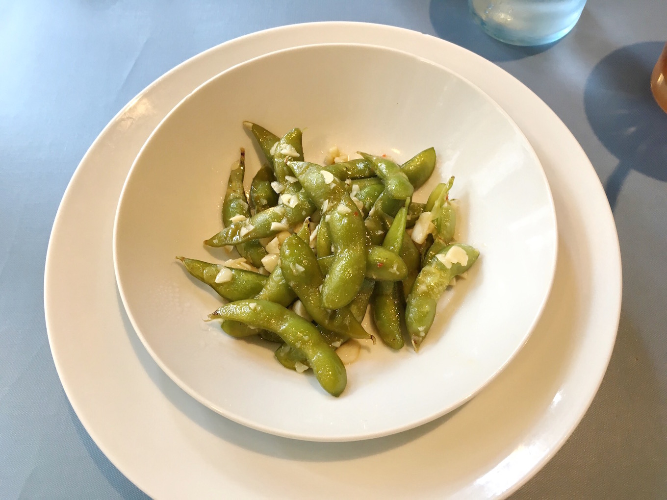 yo-hos_cafe_lanai-green_soybeans_garlic